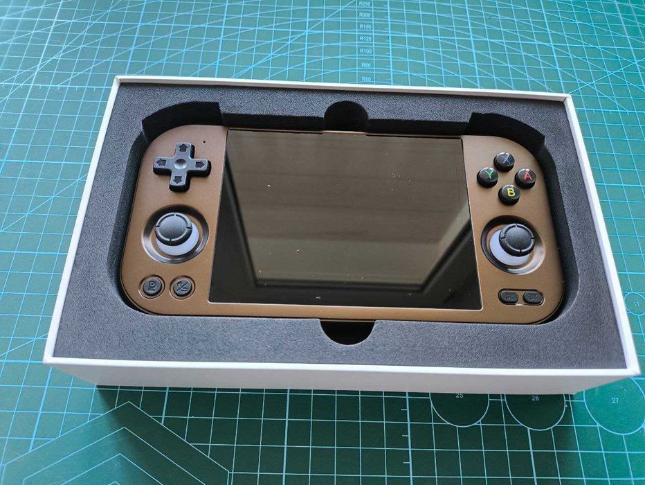 ANBERNIC RG 477M (Bronze 12G 256G)