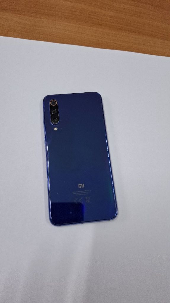 Смартфон Xiaomi Mi9 SE 6/128 Ocean blue