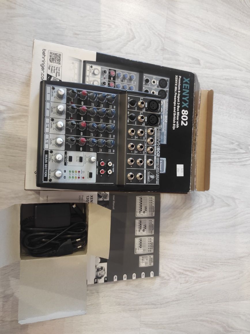 Behringer xenyx 802