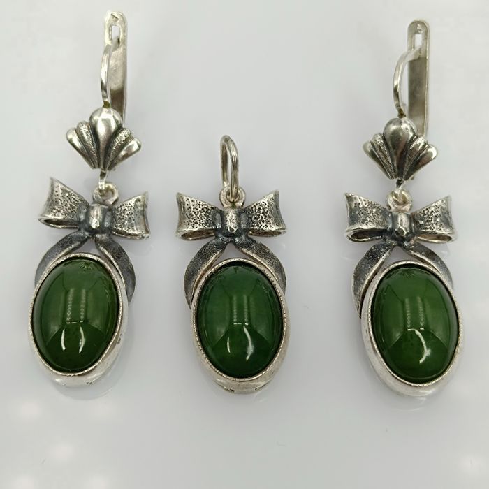 Советский серебряный набор серьги и кулон 925 пробы (:3ХЮ) с нефритом