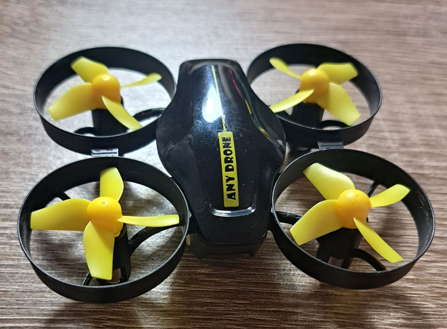 NOWY mini dron do zabawy