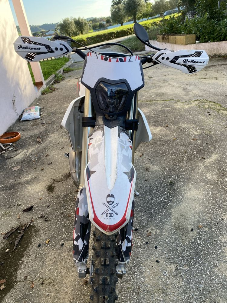 Fantic XE 125 matriculada