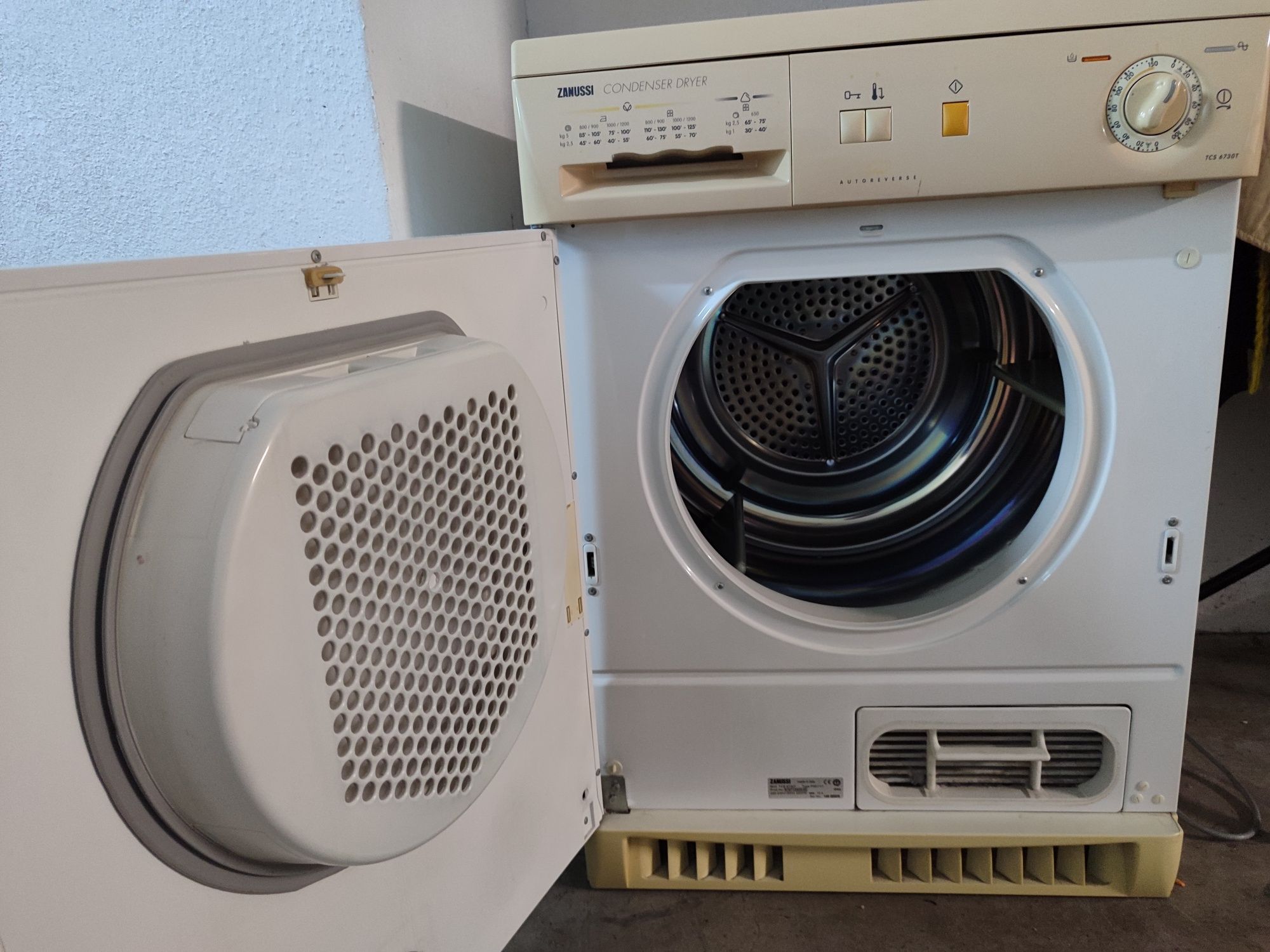 Máquina de secar roupa Zanussi 7kg A++ ( Bomba de calor )