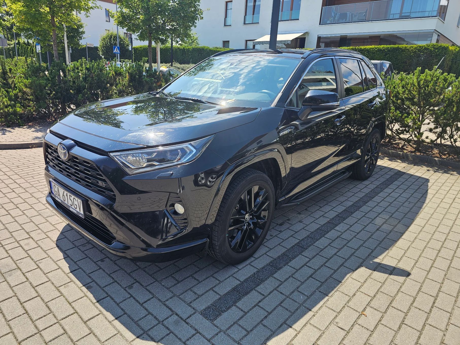 Toyota RAV4 TOYOTA RAV4 4x4 2,5 Hybryda/w wersji Black Edition by JBL/Stan idealny