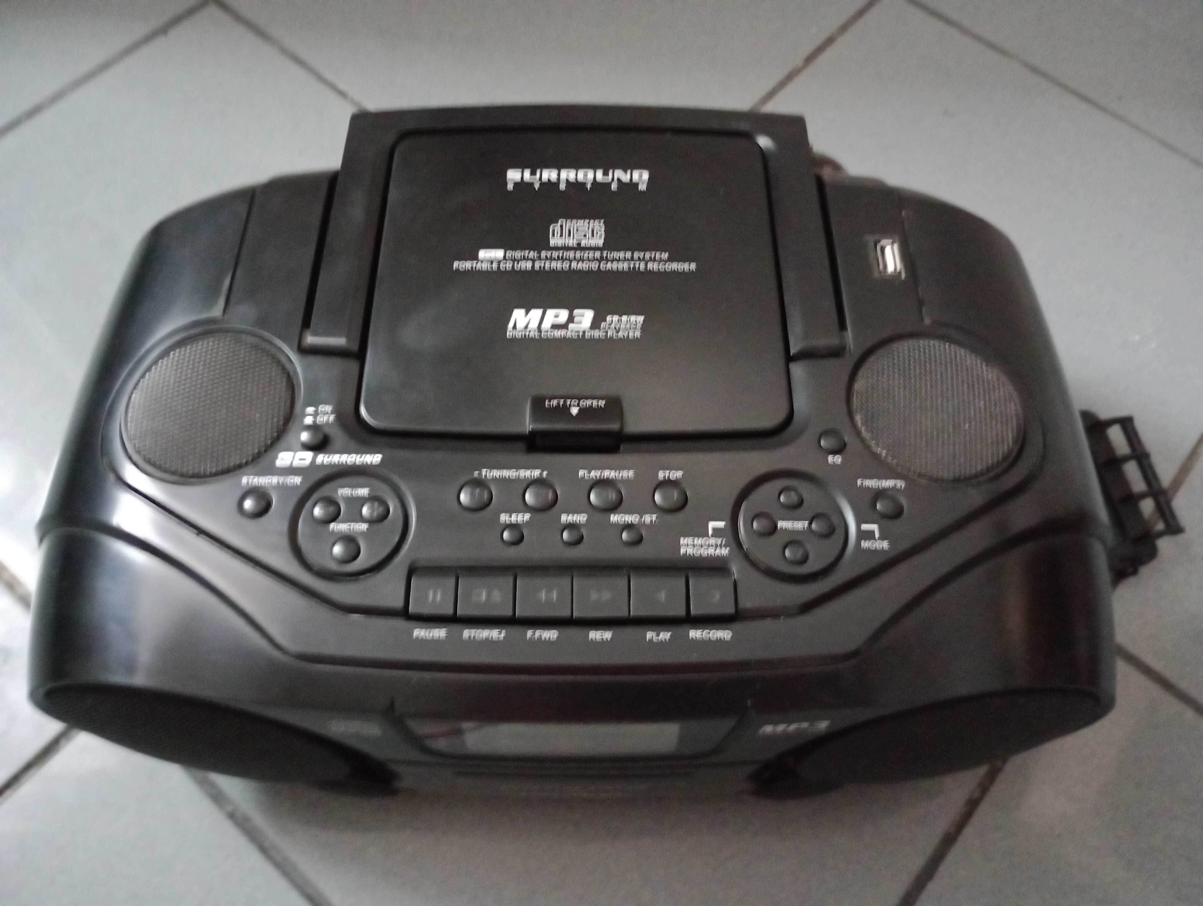 Radioodtwarzacz HYUNDAI TRC 702 /mp3,cd/Usb,aux/tuner PLL AM/ FM