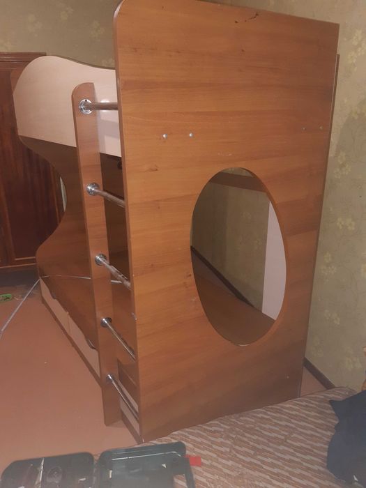Двоповерхове ліжко