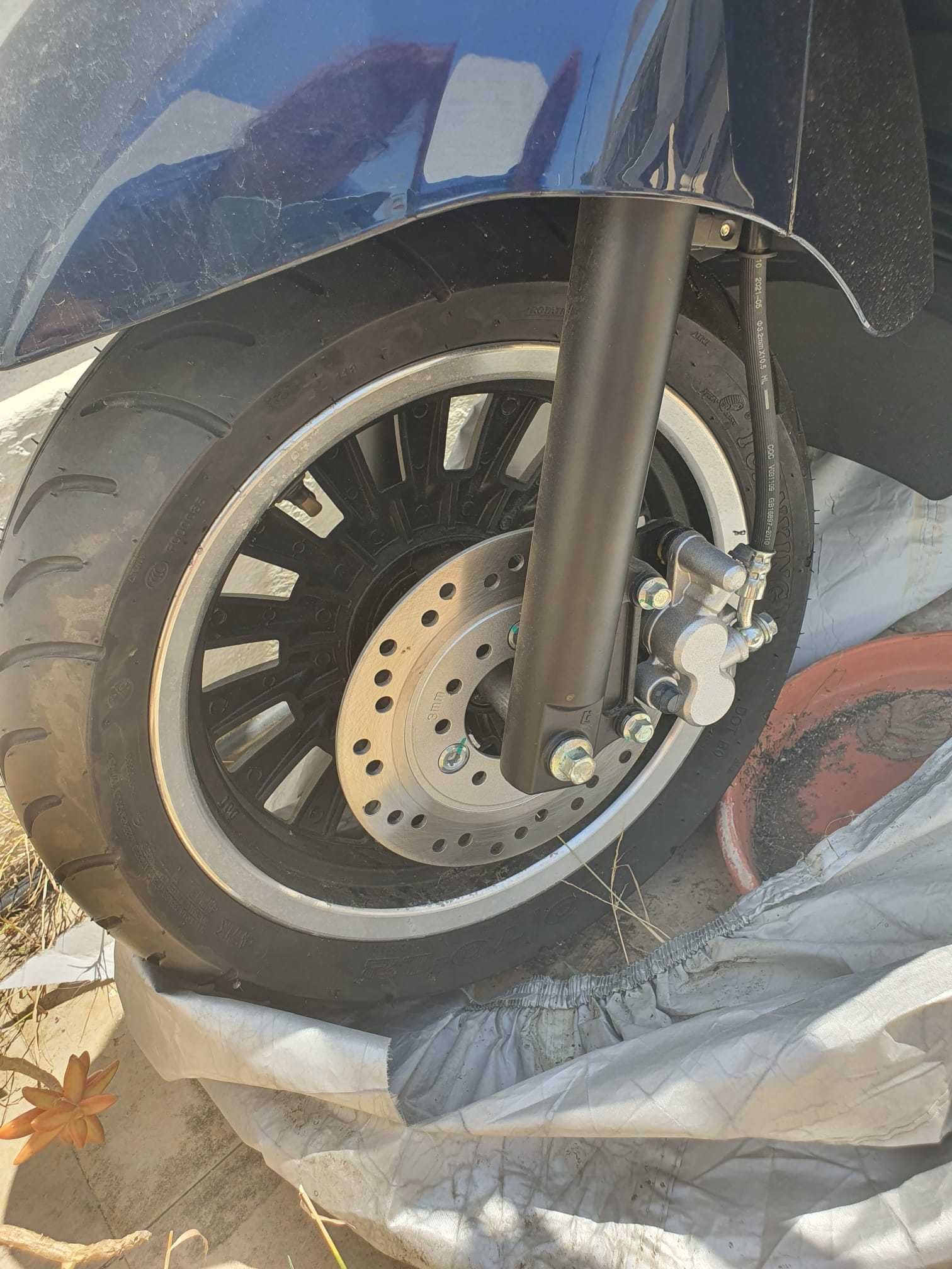 Moto eléctrica nova e matriculada