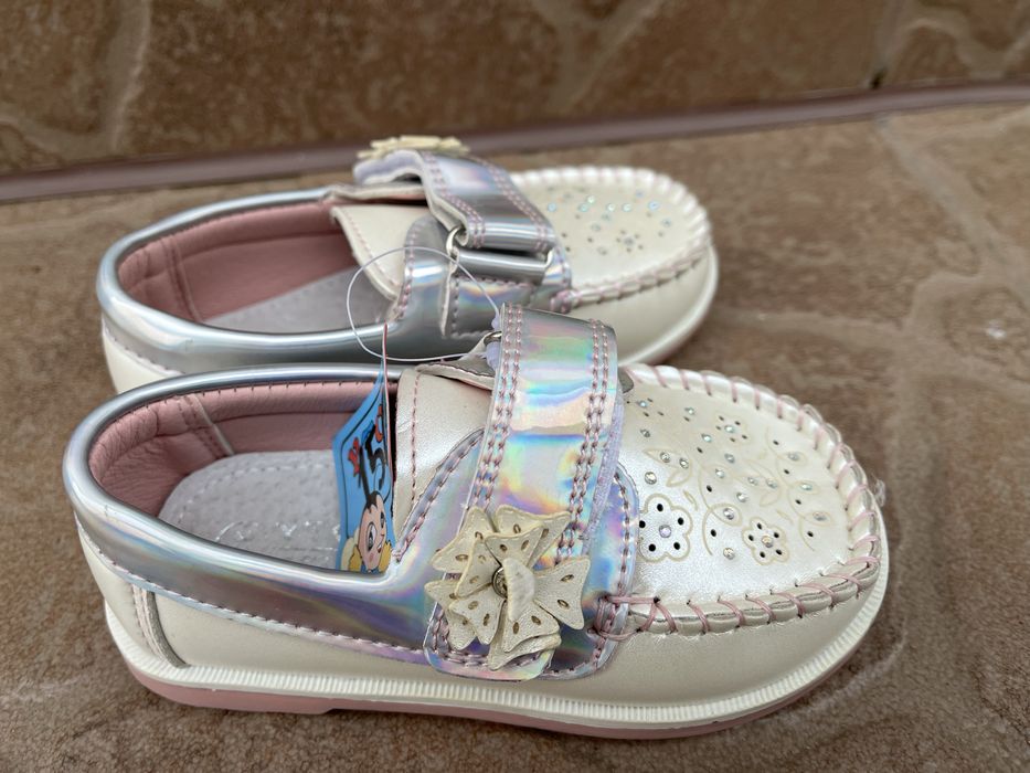 Мокасини дитячі, білого кольору