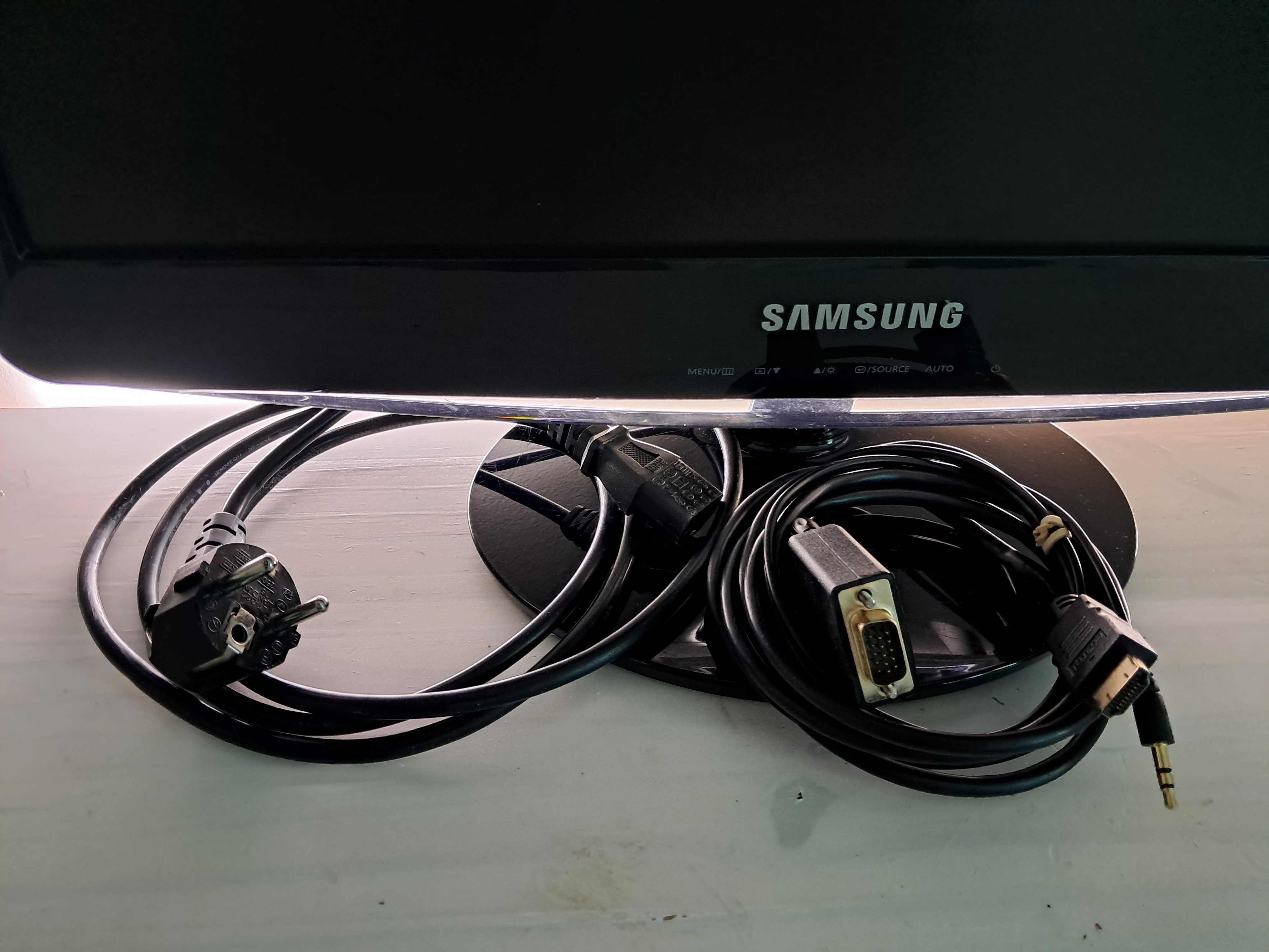 Monitor HD Samsung B1930N - ZADBANY + kabel HDMI