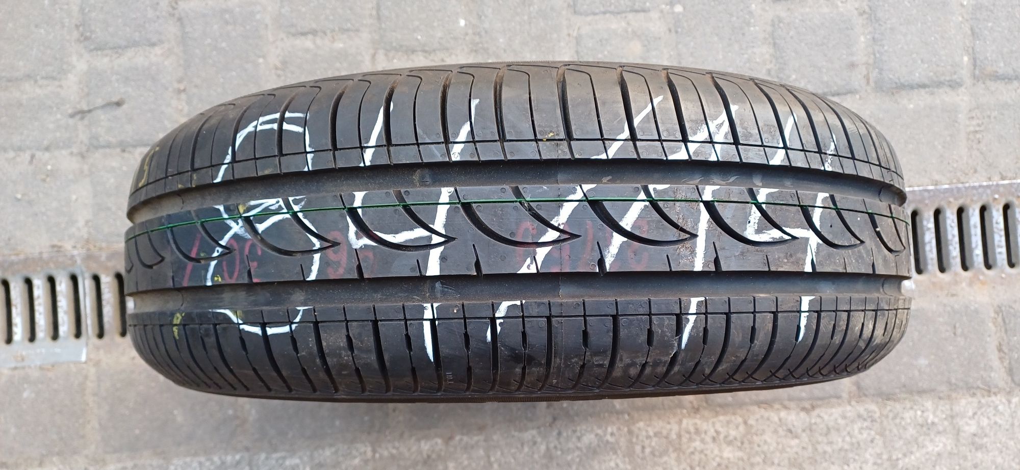 FORMULA 175/65R14 82T , pojedyńcza opona letnia.