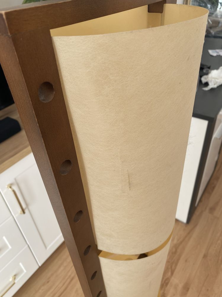 Lampka stojąca z żarówkami