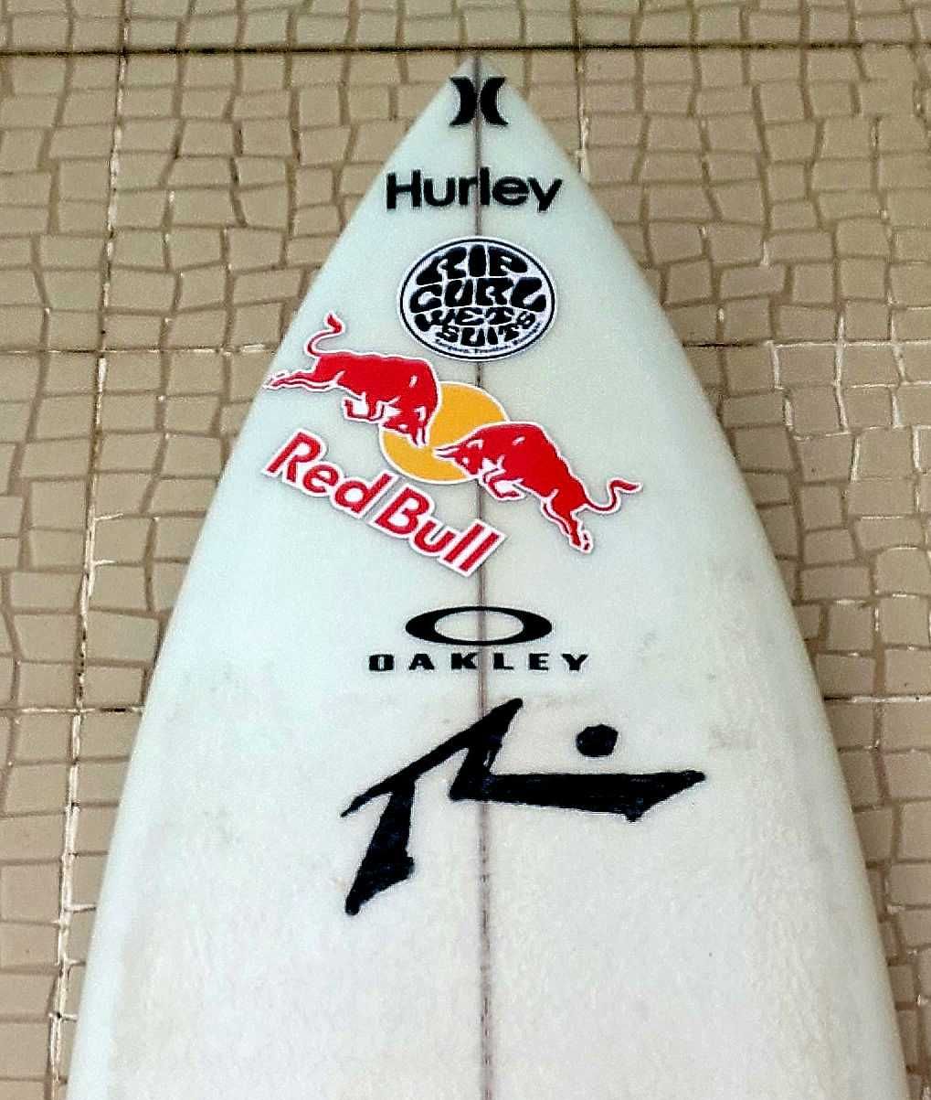 Prancha de surf Rusty, Rip Curl, Red Bull, Oakley, Hurley