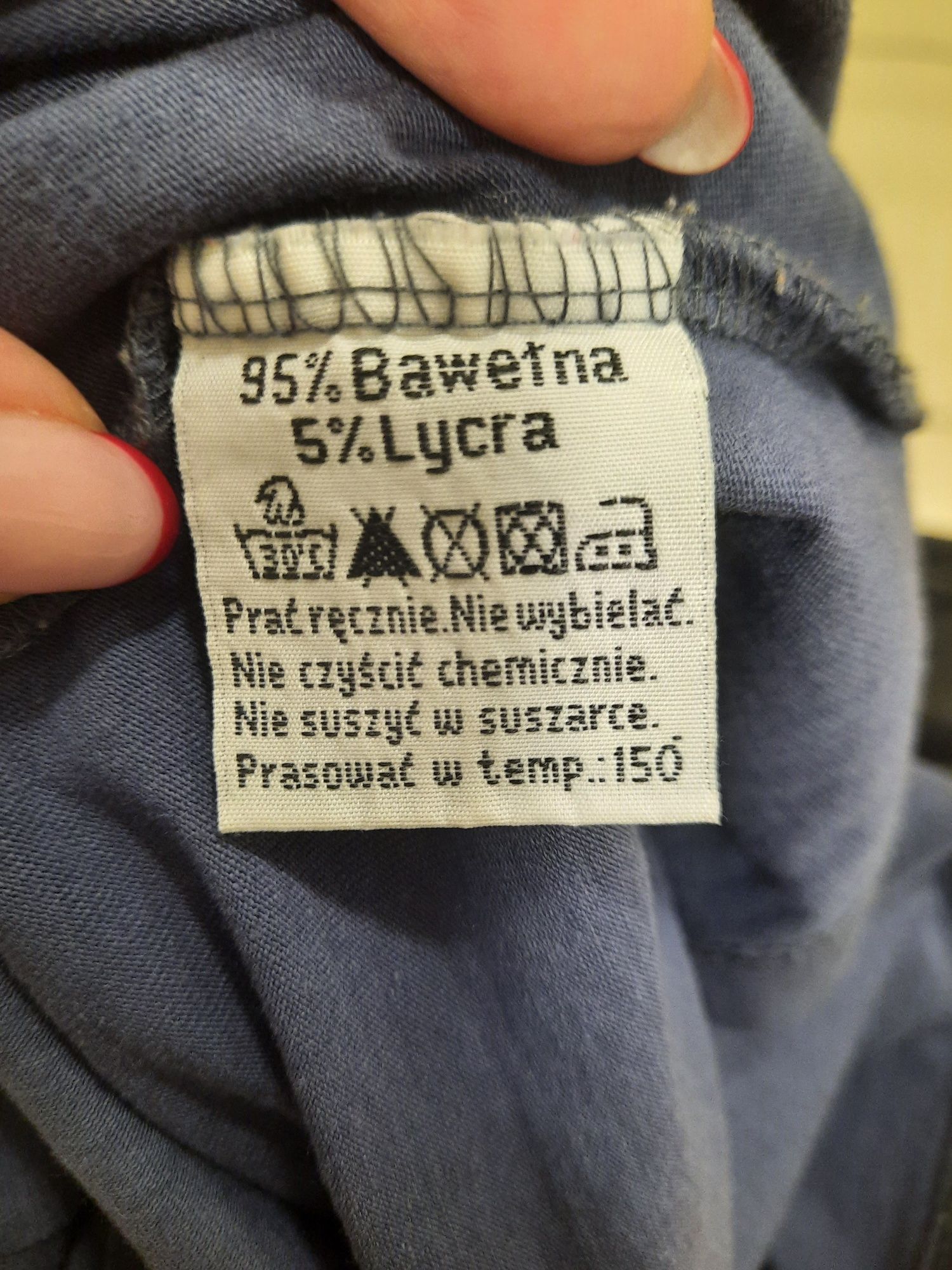 Urocza koszulka damska T-shirt rozmiar 40 oddam za darmo