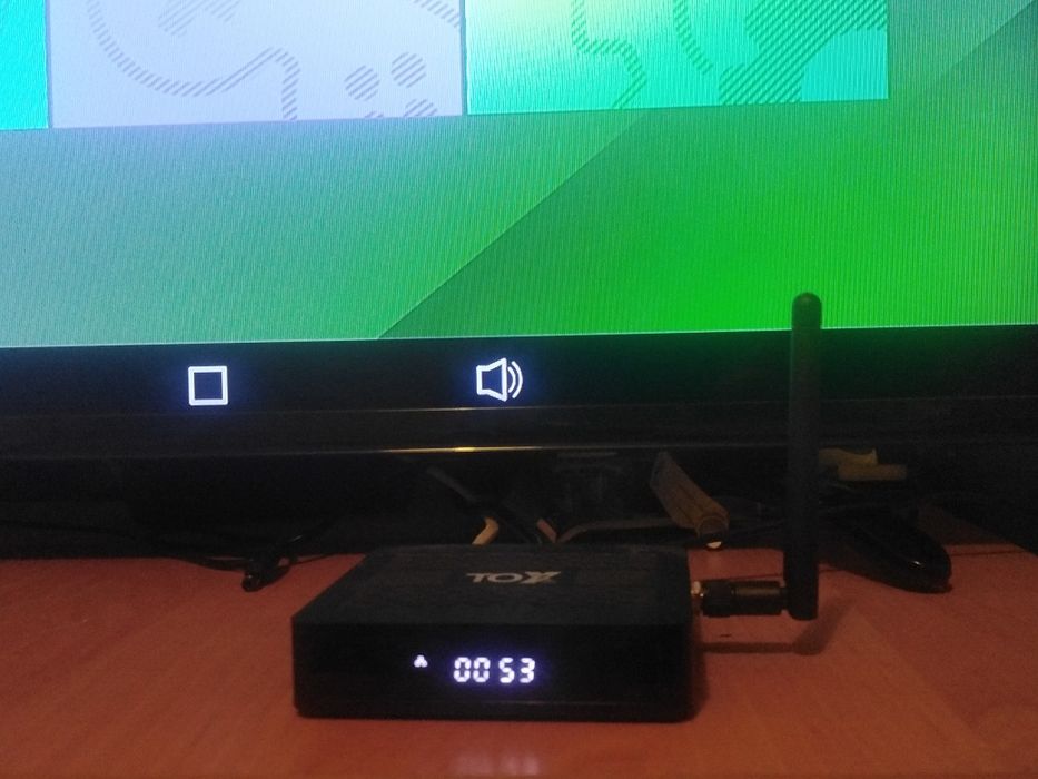 Смарт ТВ приставка TOX1 UGOOS 4/32 Гб Smart TV Box Android