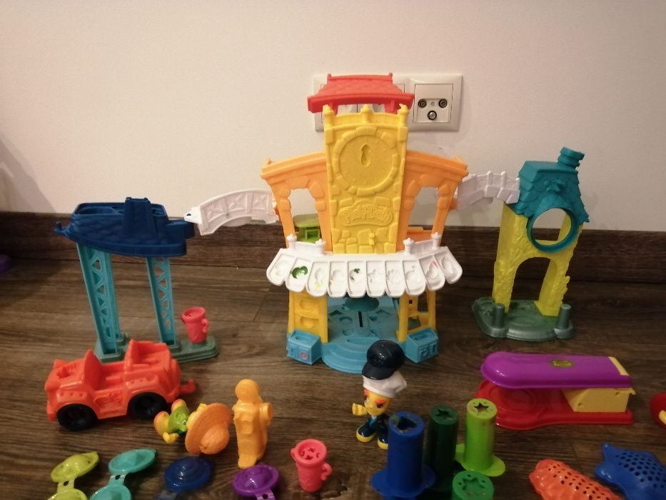 PLAY-DOH TOWN Mega Zestaw Miasto 3w1 plus inne