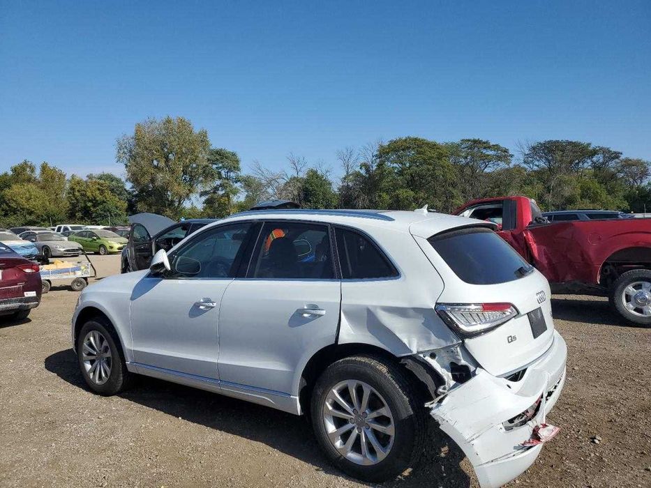 ауді  Q5 2015 авто в дорозі