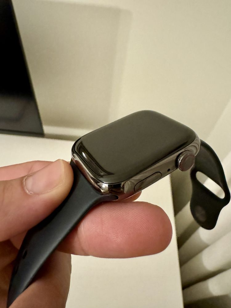 Apple Watch Series 8 Stainless Steel Graphite