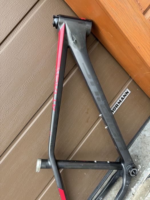Haibike rama karbon 27,5 m-L