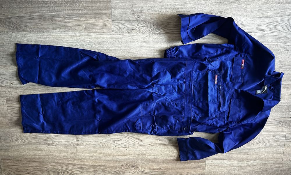 Ubrania do pracy - nowe spodnie, bluzy