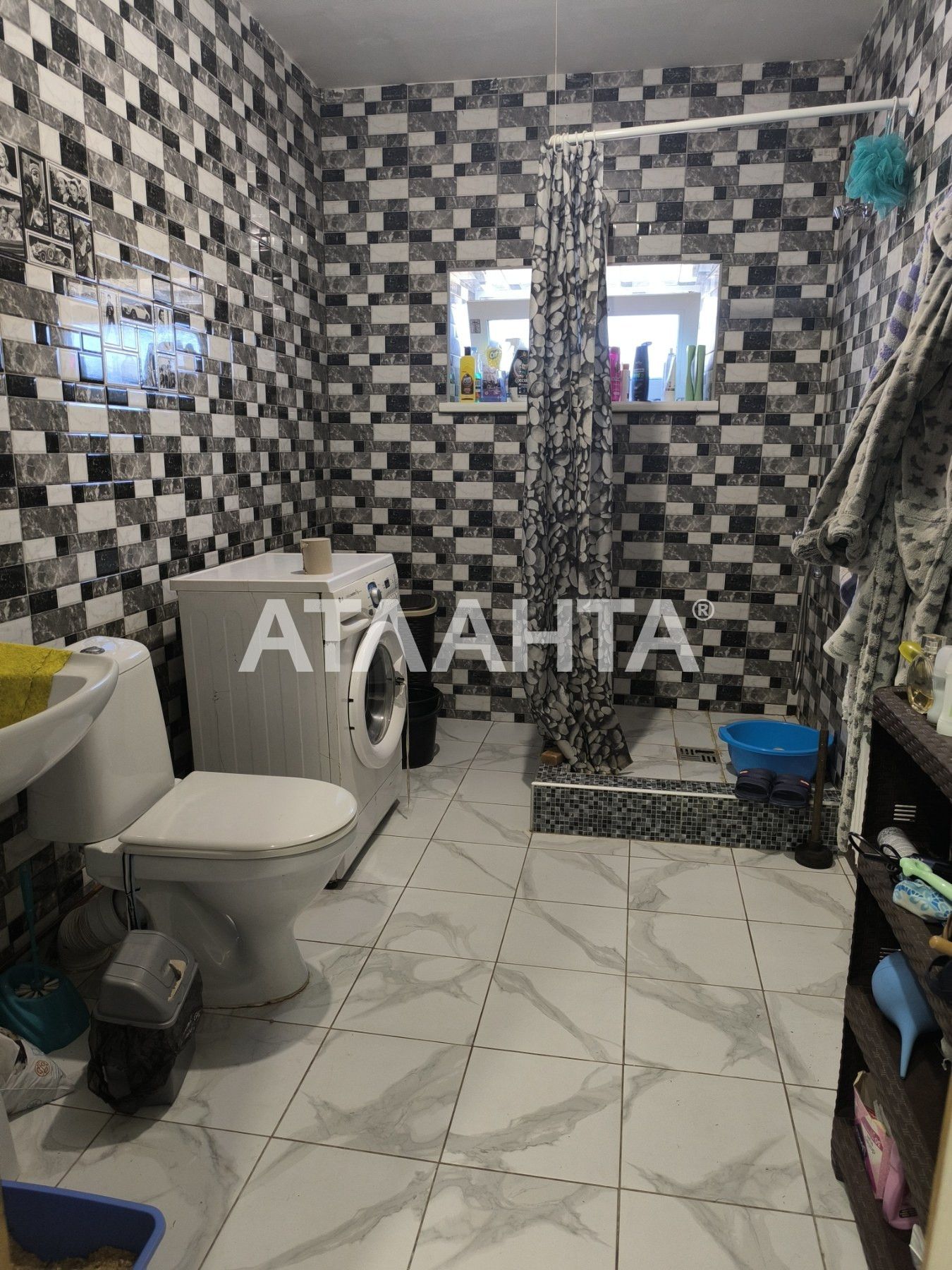 Продам дом для 2 семей в центре села Прилиманское