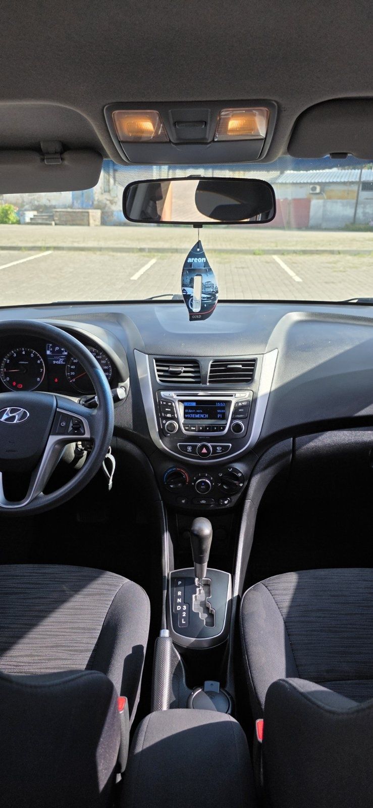 Hyundai solaris 1.4 автомат.