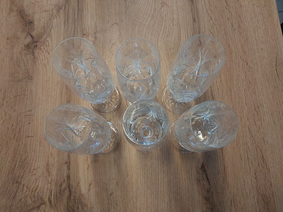Kryształowe kieliszki do szampana oraz literatki / szklanki