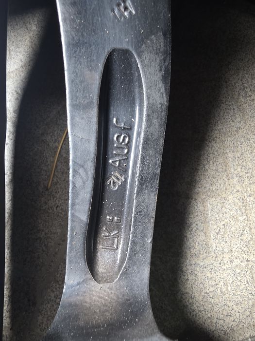 Комплект дисків для Audi R19
Ет25
8J