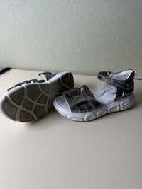 Взуття дитяче сандалі 35 розмір