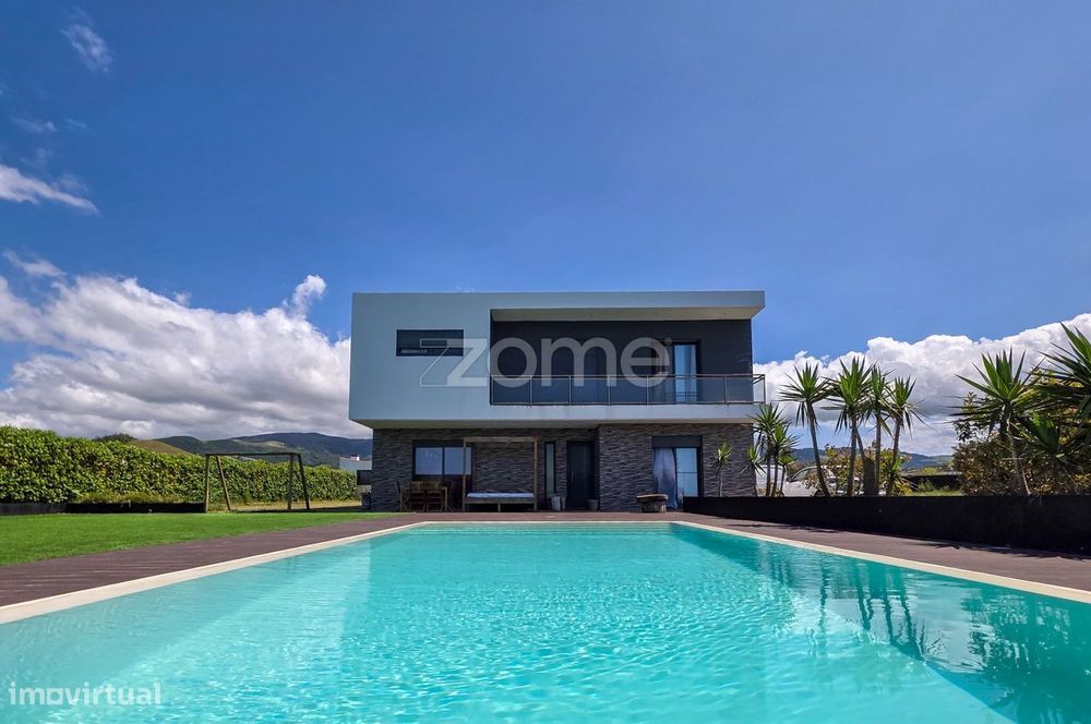 Moradia T4 com Piscina | Ribeira Grande