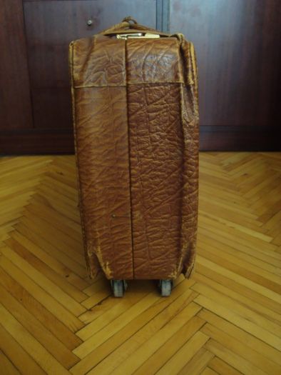 Дорожный винтажный чемодан валіза