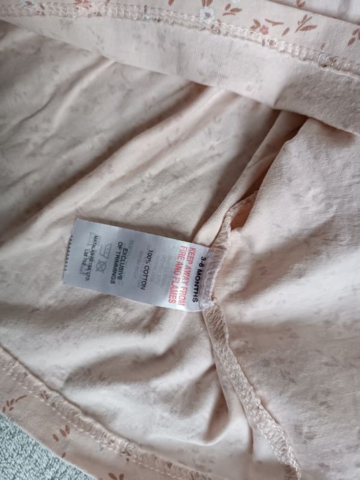 Sukienki/Body 6-7 miesięcy dla dziewczynki