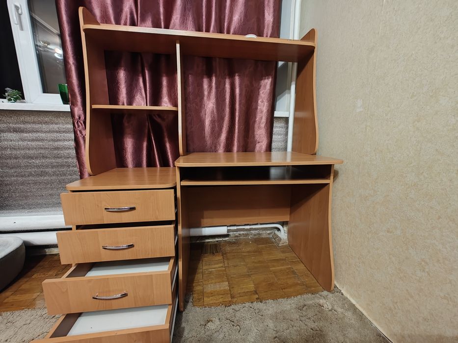 Стіл комп'ютерний - письмовий