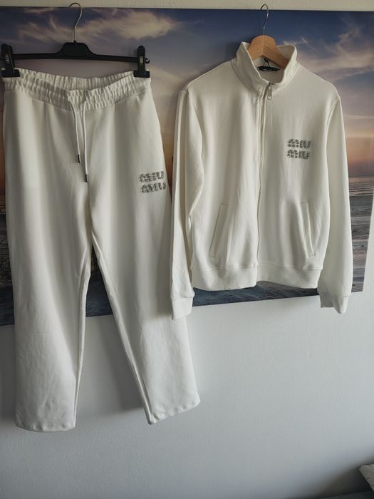 Śliczny dres miu miu