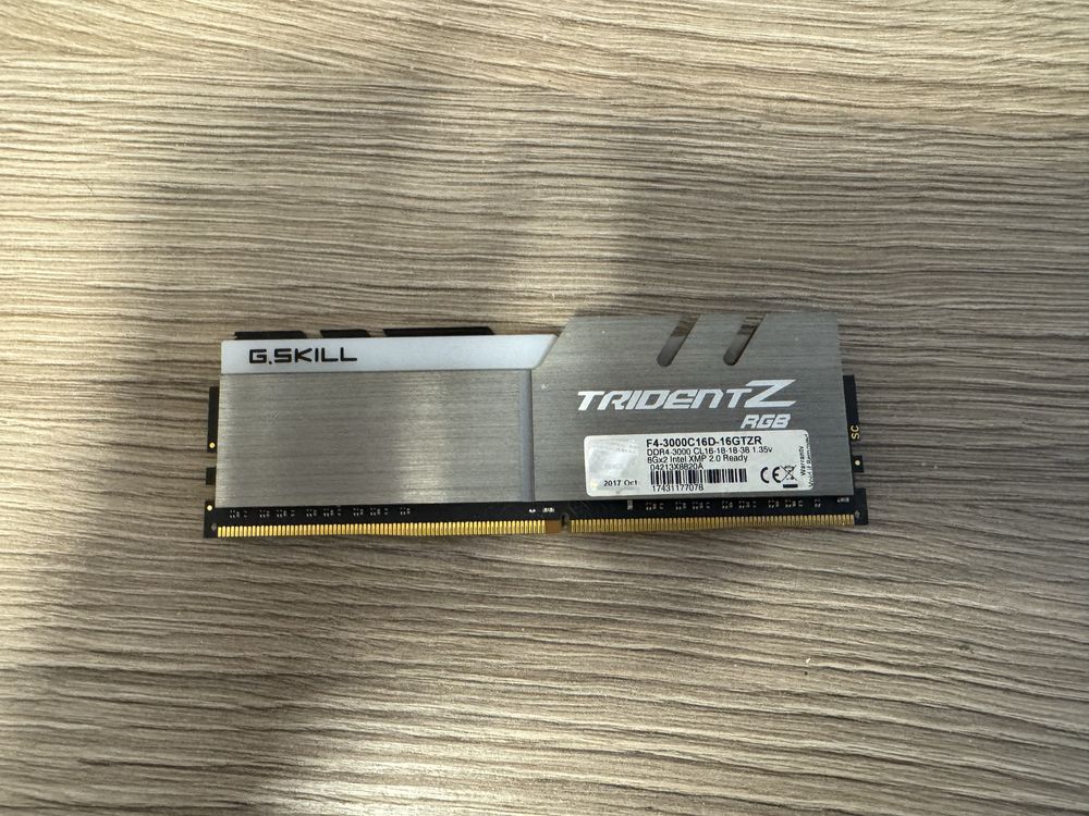 Ram GSkill Trident Z RGB 3000MHz CL16 16GB(2x8GB) częściowo uszkodzone