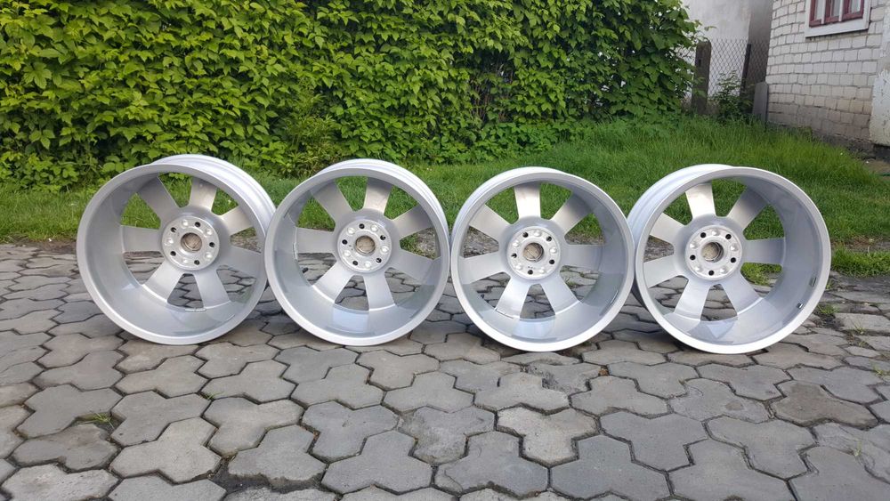 Новий комплект оригінальних дисків R17 Ауді А4,А6С6,С4,С5,VW