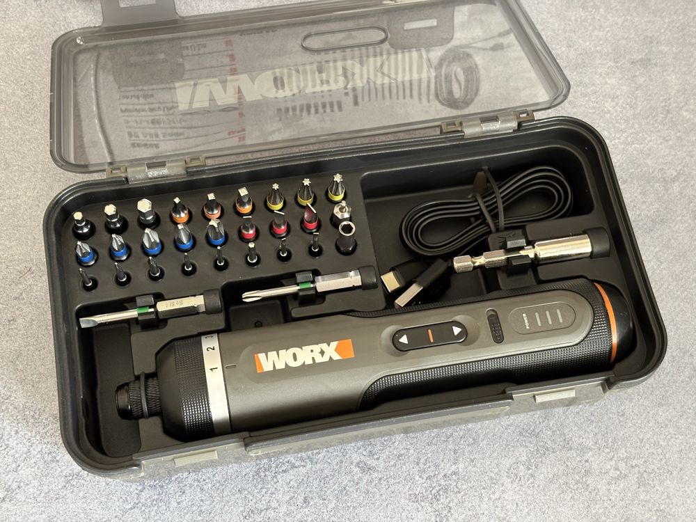 Викрутка WORX WX242 акумуляторна з набором бит