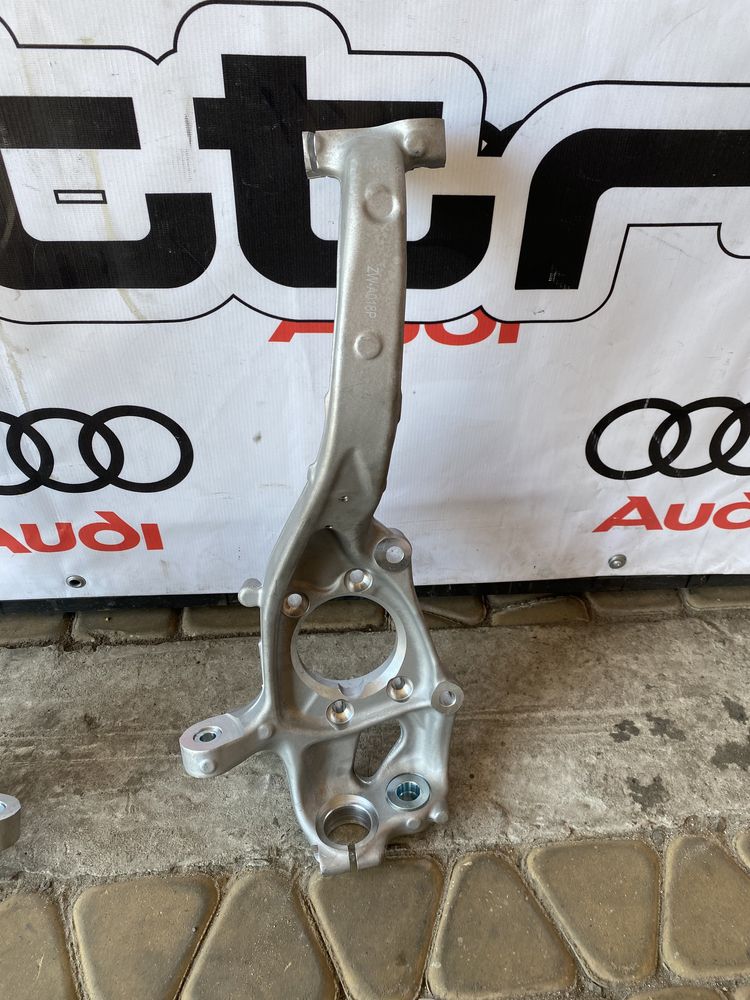 Цапфа поворотний кулак Audi A4 B8 / A5 / Q5 /A6  4G0407254B 4G0407253B