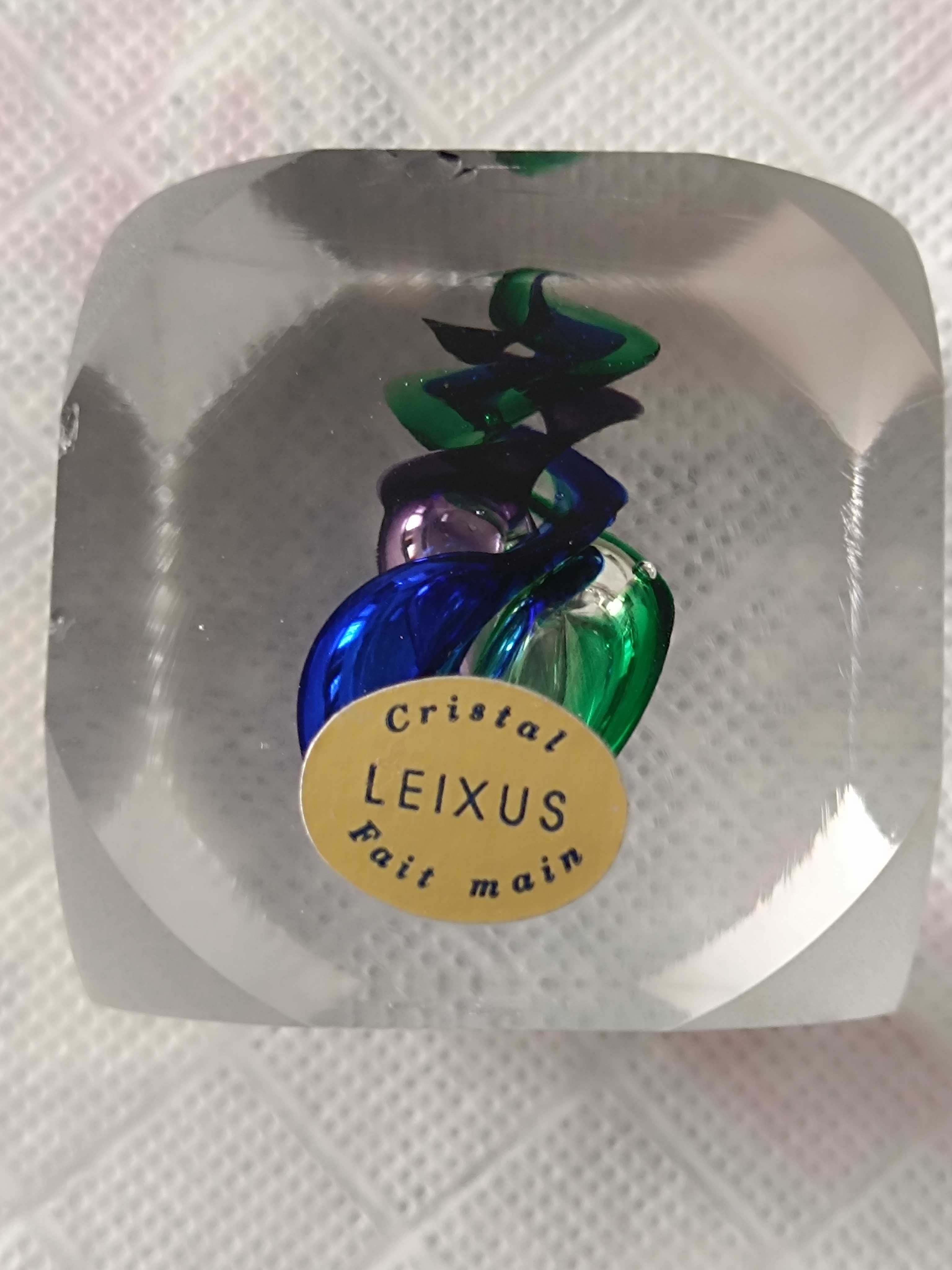 Escultura de cristal francesa assinada por Leixus J. Machalek.