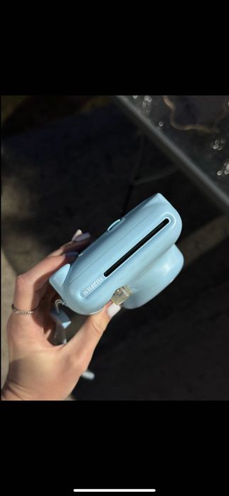 Полароїд Instax 11