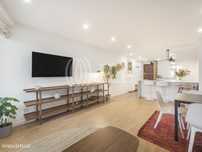 Apartamento T3 remodelado em Cascais