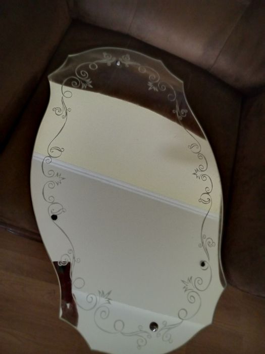 Продам зеркало фигурное в прихожую в отл состоянии