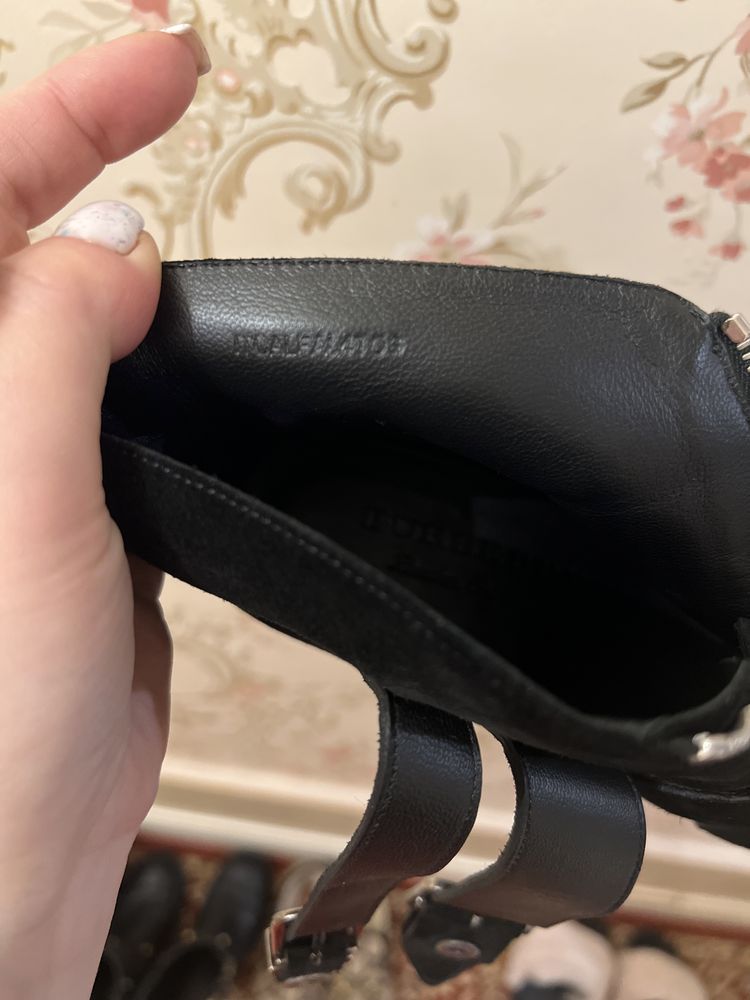 Ботильйони Burberry