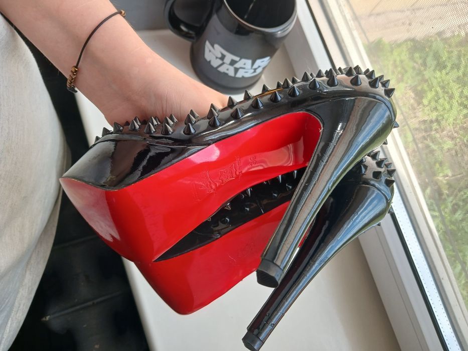 туфлі Christian Louboutin