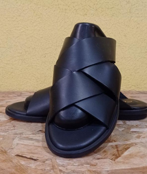 Кожаные шлепанцы Clarks