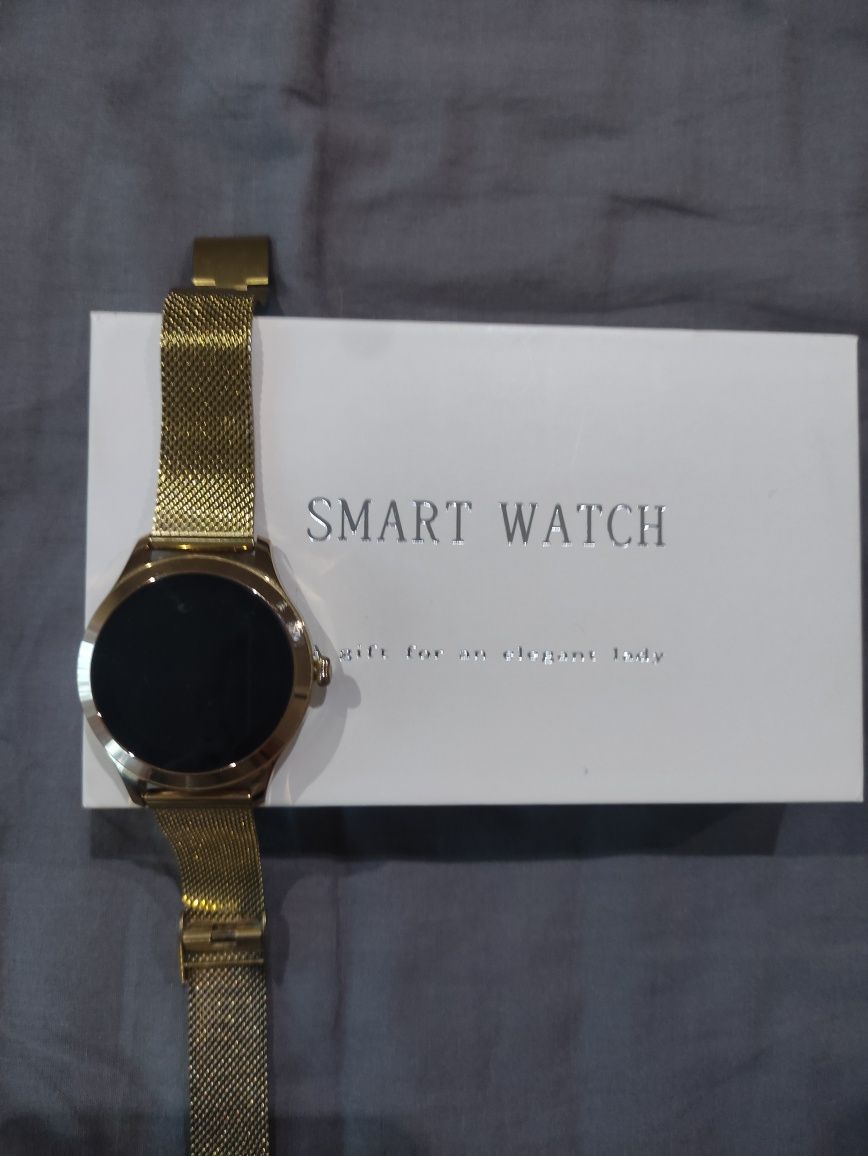 Smartwatch na bransolecie