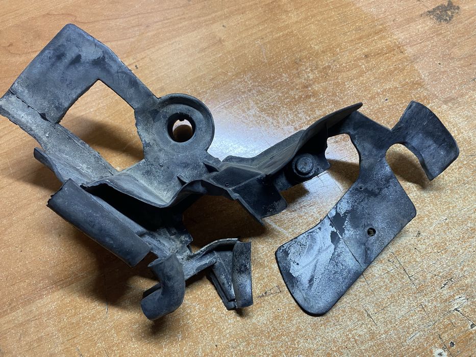 Mercedes Ml163. Уплотнитель резиновий капота, повітропроводу, моторний