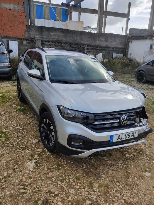 Vendo Volkswagen T-Cross 2021, nacional após acidente.