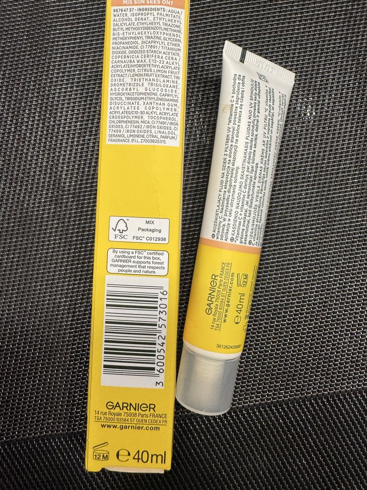 Garnier VITAMIN C Daily UV fluid rozświetlający z witaminą C