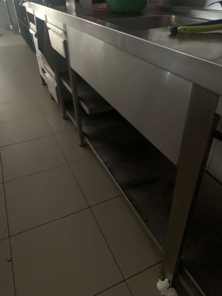 Estante inox 2,50m com banca restaurante/bar