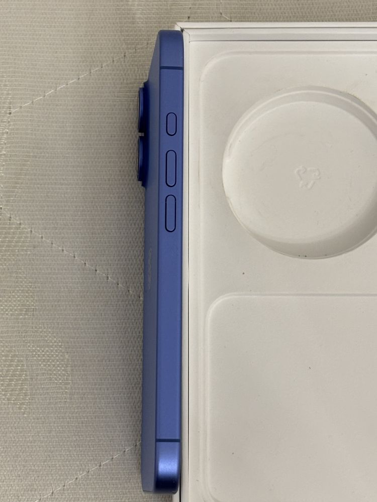 iPhone 16 256 Ultramarine